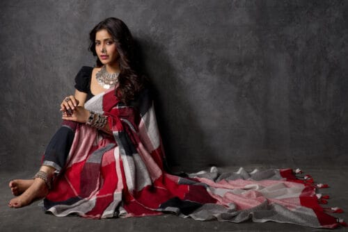 Bohemian Grey Mul Cotton Saree with Red & Black Accents – A Masterpiece